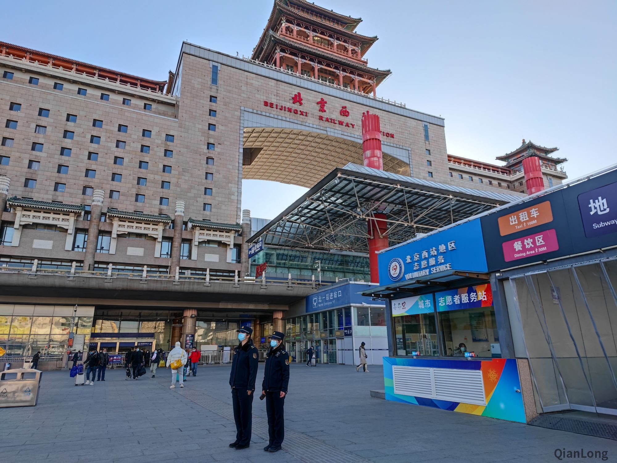 人保财险 ,拥有“如意行”驾乘险，出行更顺畅！_2023年中国休闲零食行业发展现状、竞争格局及发展趋势与前景分析