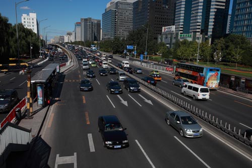 人保伴您前行,拥有“如意行”驾乘险,出行更顺畅!_2025年中国包装饮用水行业发展趋势与现状分析