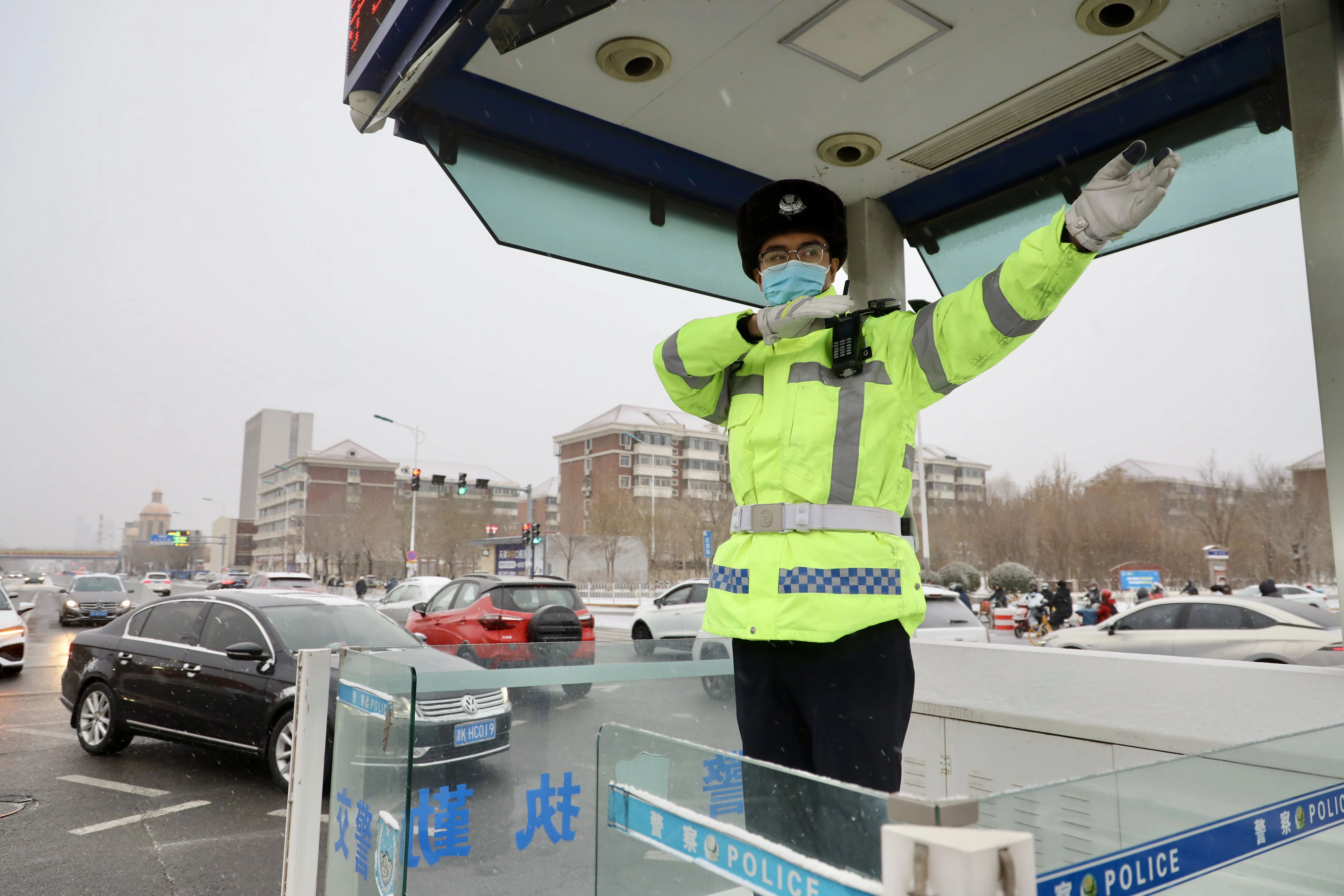 人保服务 ,拥有“如意行”驾乘险,出行更顺畅!_2025年潮流玩具行业发展趋势预测:“IP驱动、科技赋能、可持续化”三大趋势