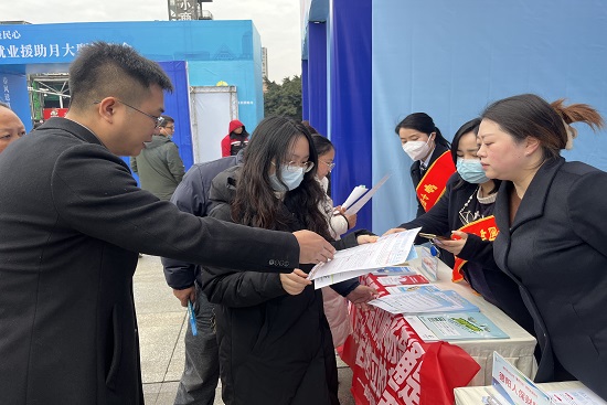 高端餐饮和礼品市场的宠儿：2025年香槟行业深度调研_人保财险政银保 ,人保有温度