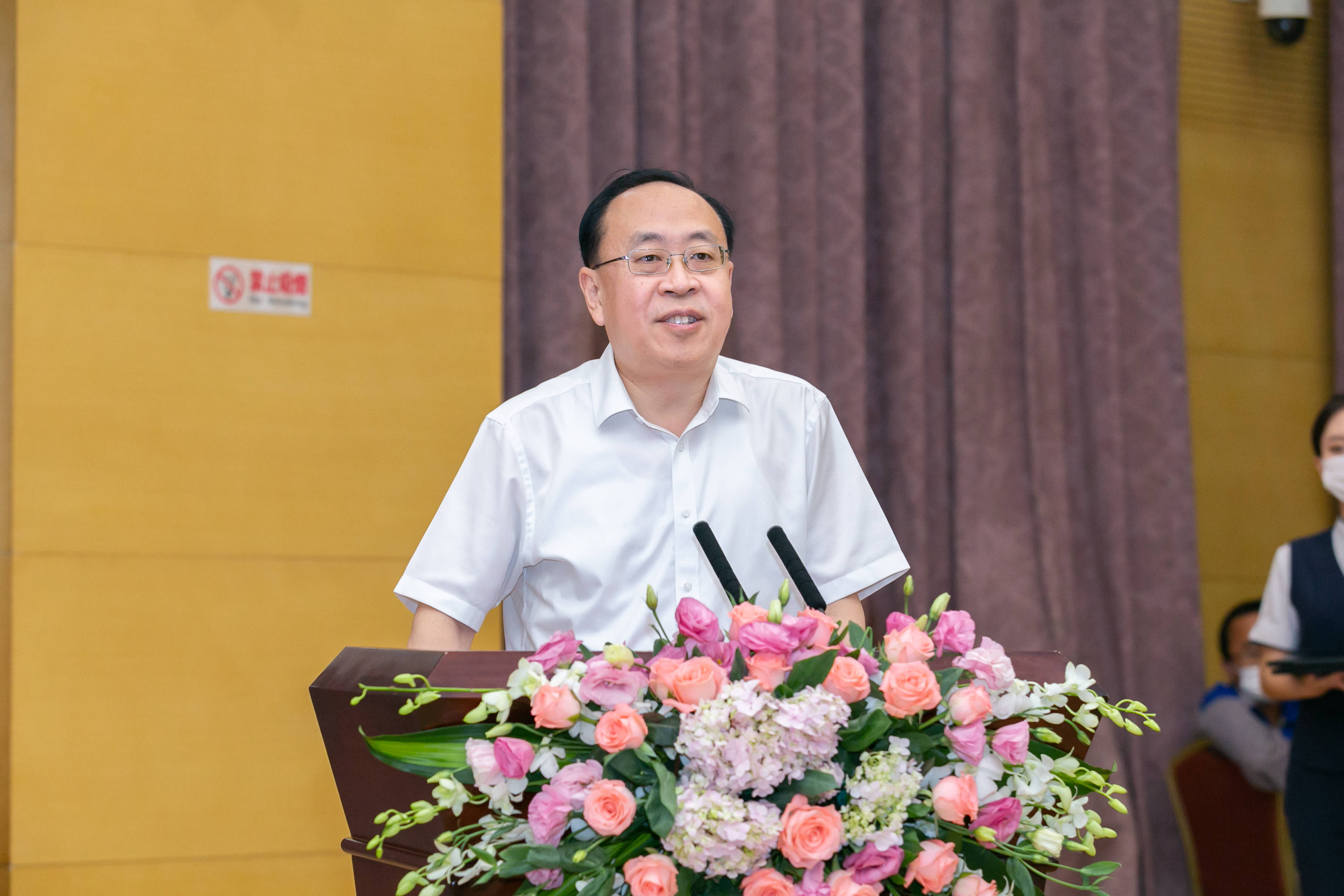 2025工程机械行业竞争与增长预测，解码万亿赛道背后的智能化突围战_人保服务 ,人保护你周全
