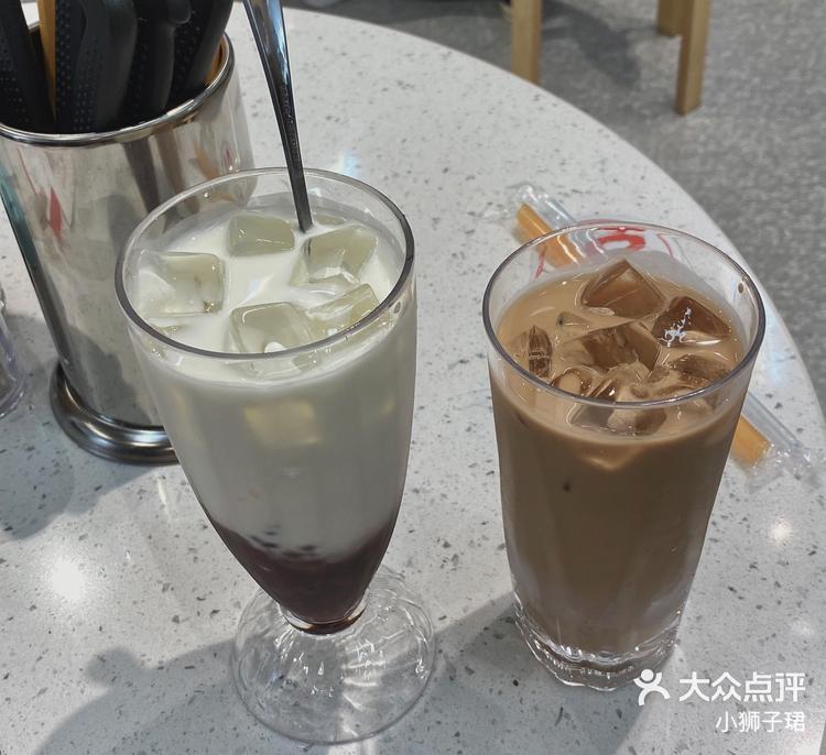 探店1天｜39元一场、还要唱跳变魔术，儿童餐的新打法？