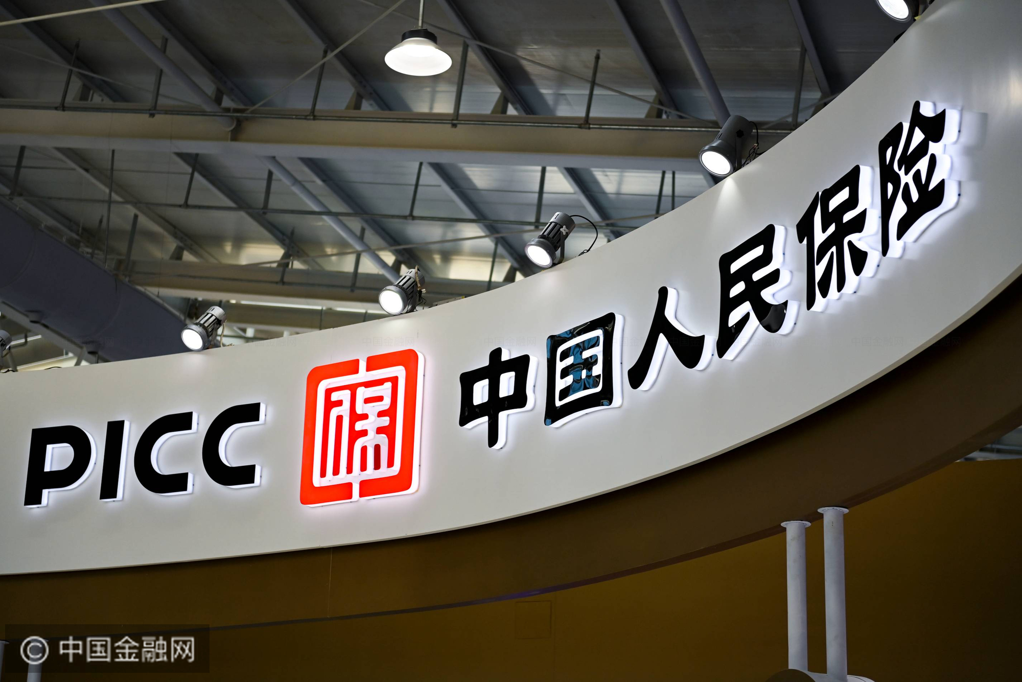 人保伴您前行,人保财险 _中国担保行业深度调研及市场规模、竞争格局分析2025