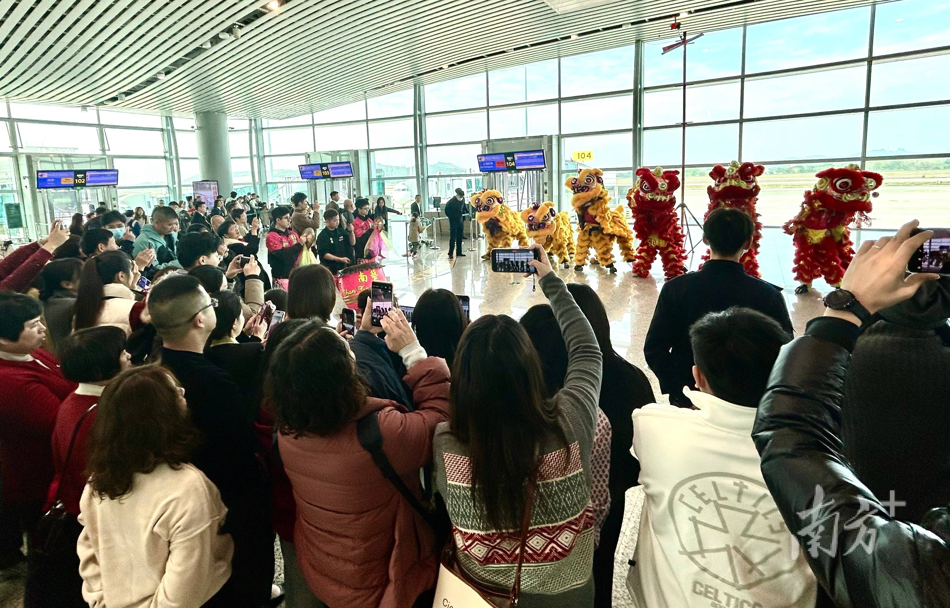 白云机场：4月旅客吞吐量666.36万人次 同比增长26.31%