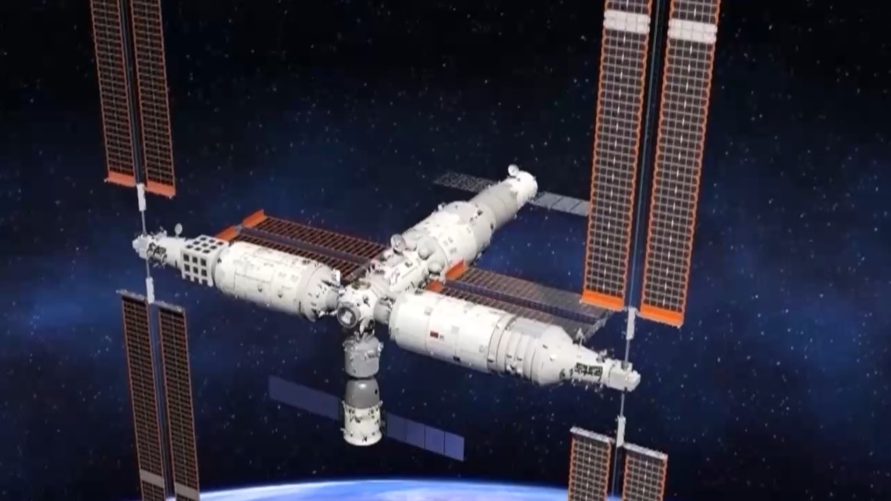 中国空间站建成后航天员首次从核心舱节点舱出舱