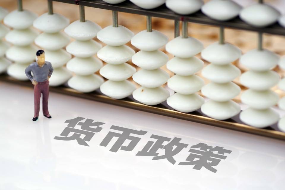 招联首席研究员、上海金融与发展实验室副主任董希淼： “长钱长投”生态下 银行保险业何以“耐心”