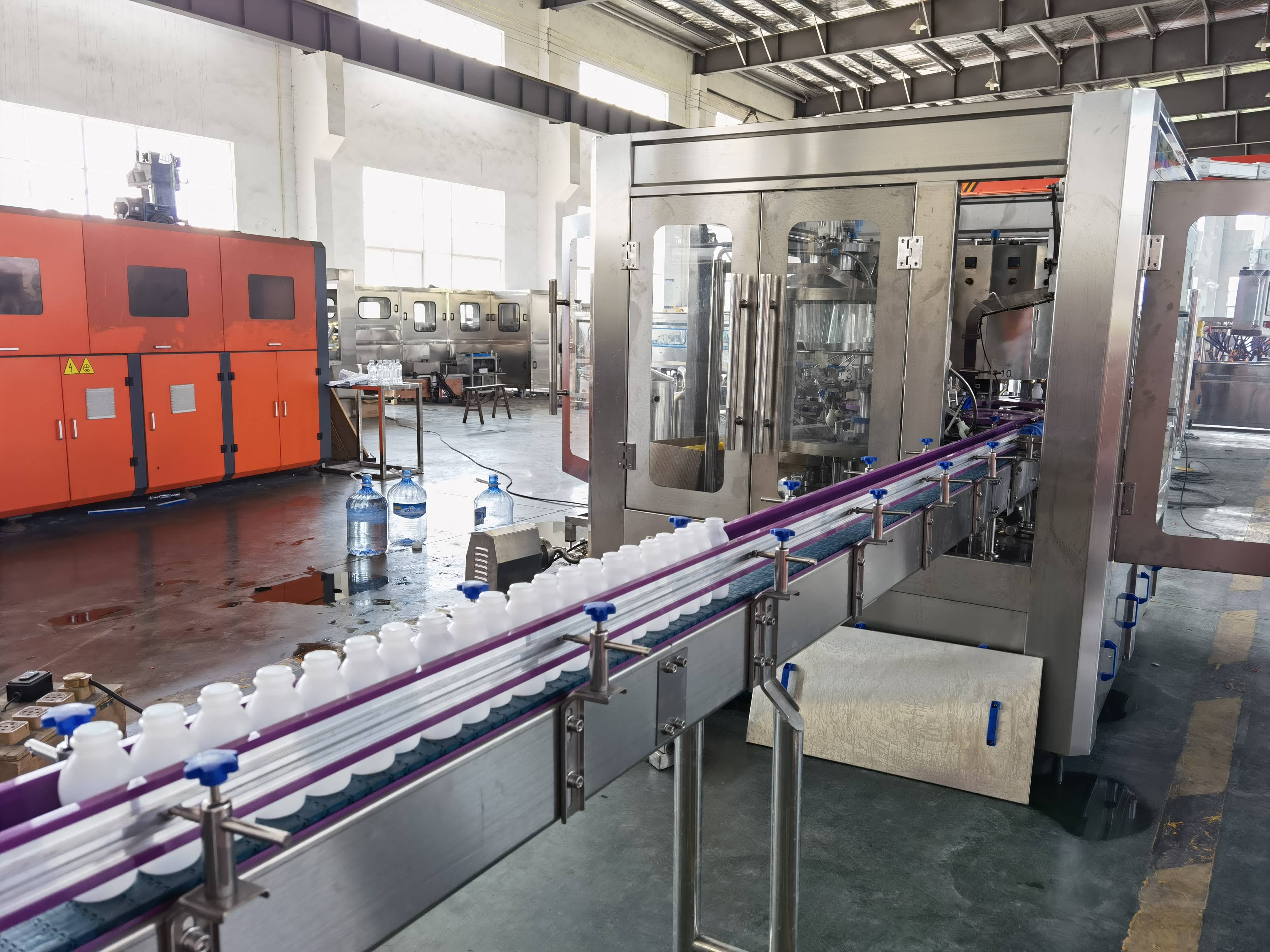 中亚股份获得发明专利授权：“一种灌装设备”