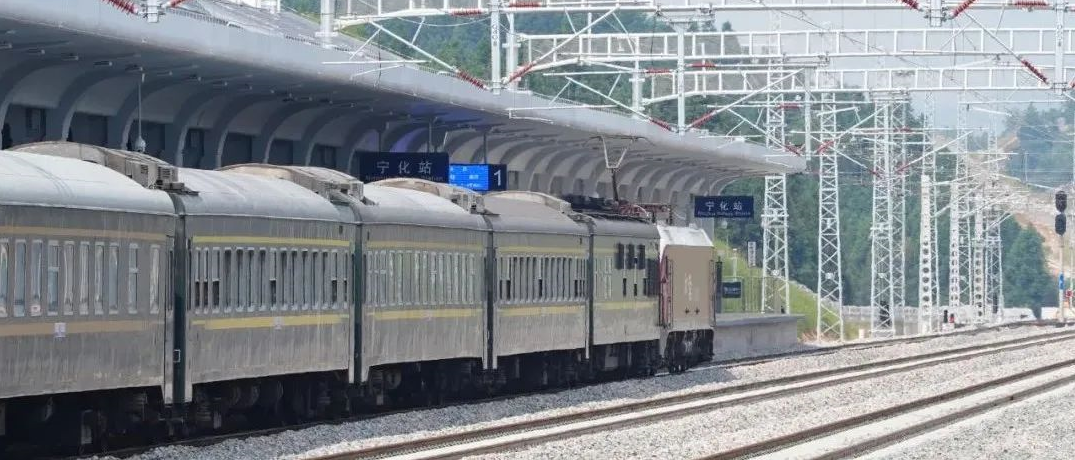 南铁启动Ⅳ级应急响应停运部分列车 严防台风“蝴蝶”