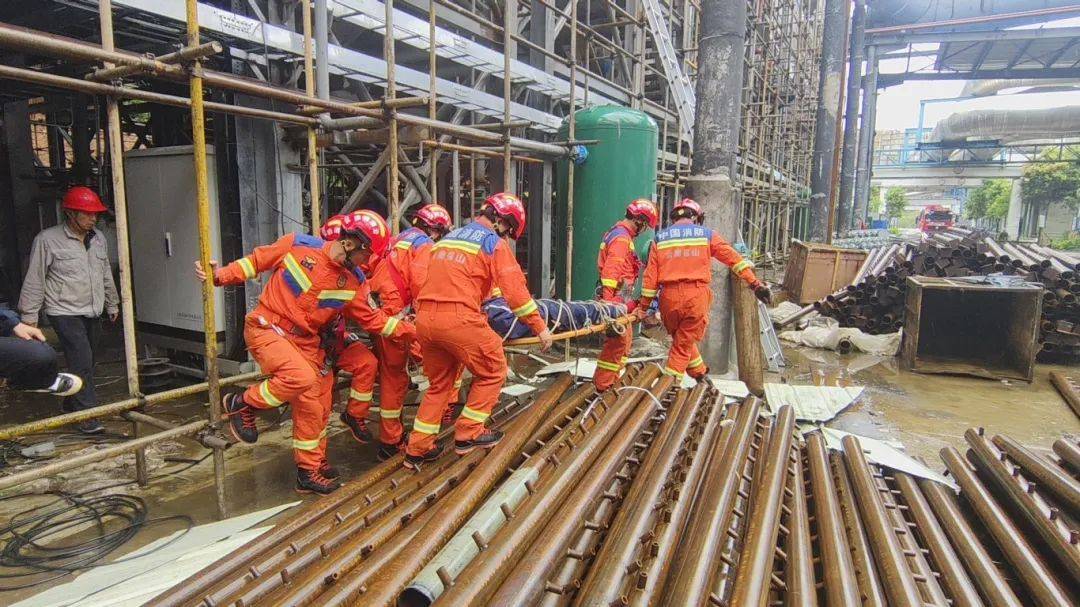 急速救援护平安！中国平安27小时出动7架次直升机成功救援32名乌孙古道被困客户