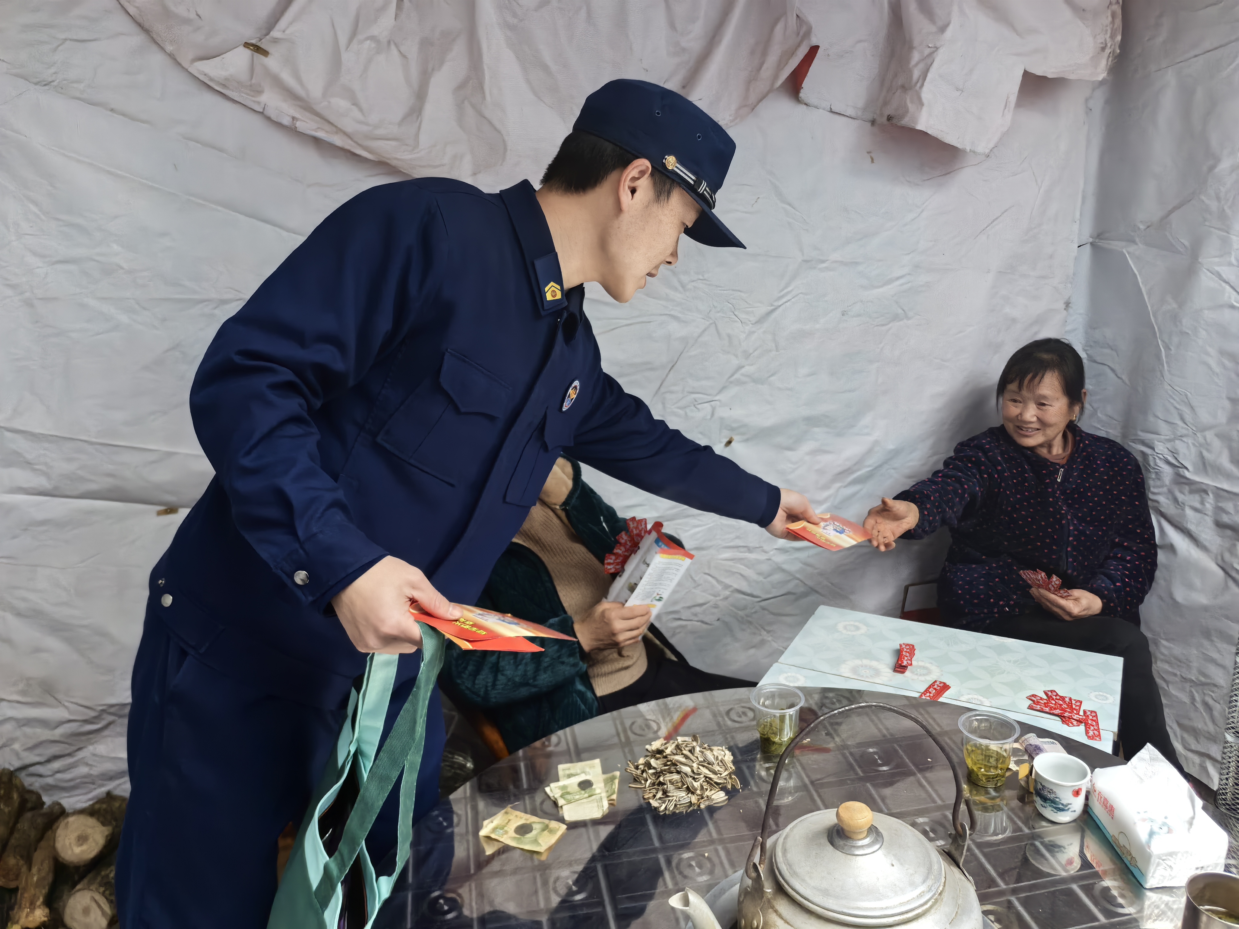 急速救援护平安！中国平安27小时出动7架次直升机成功救援32名乌孙古道被困客户