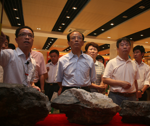 章源钨业业绩快报：2025年半年度净利润同比增长2.54%