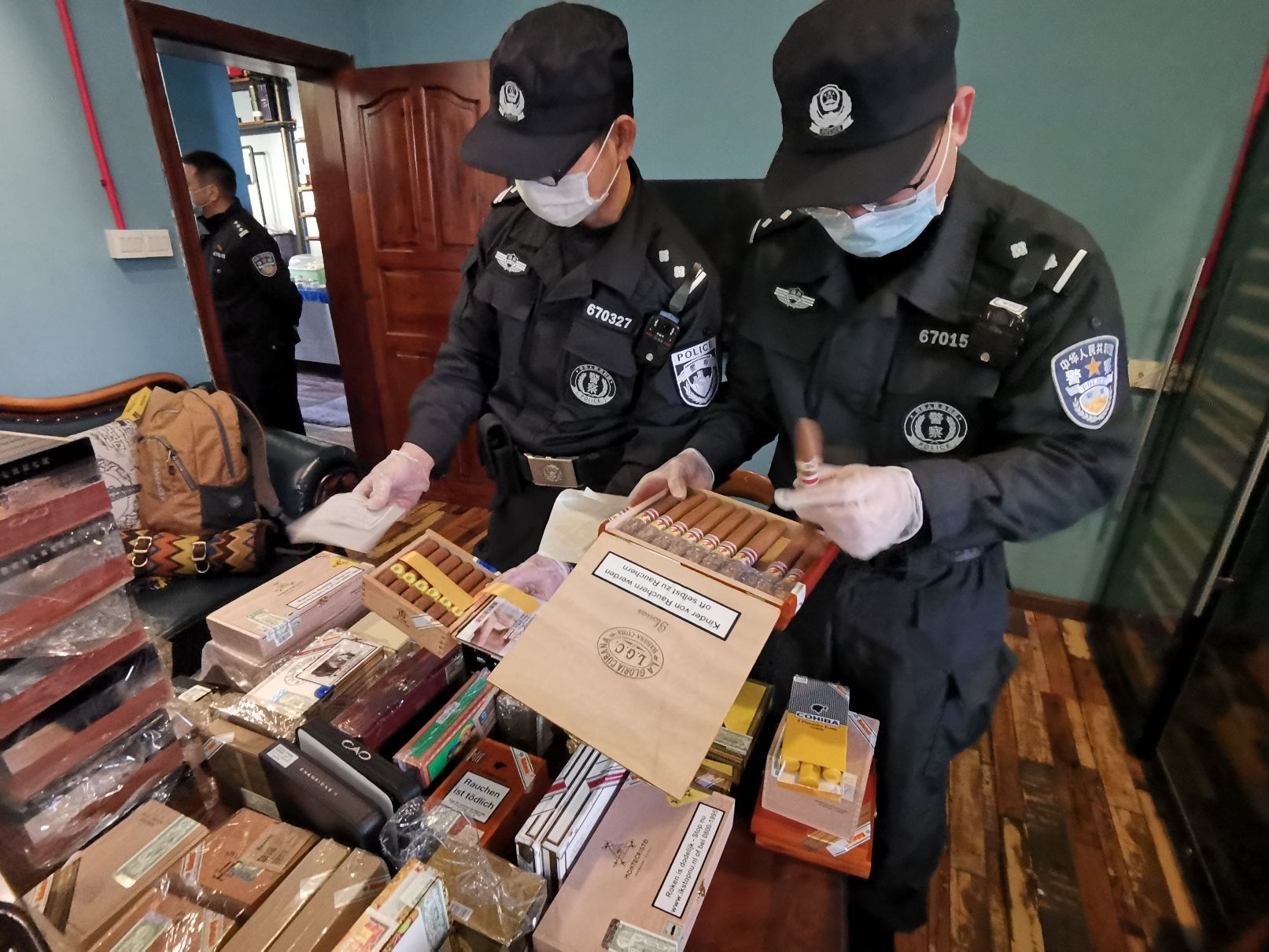 海关总署：“十四五”以来查办“套代购”案件案值59亿元