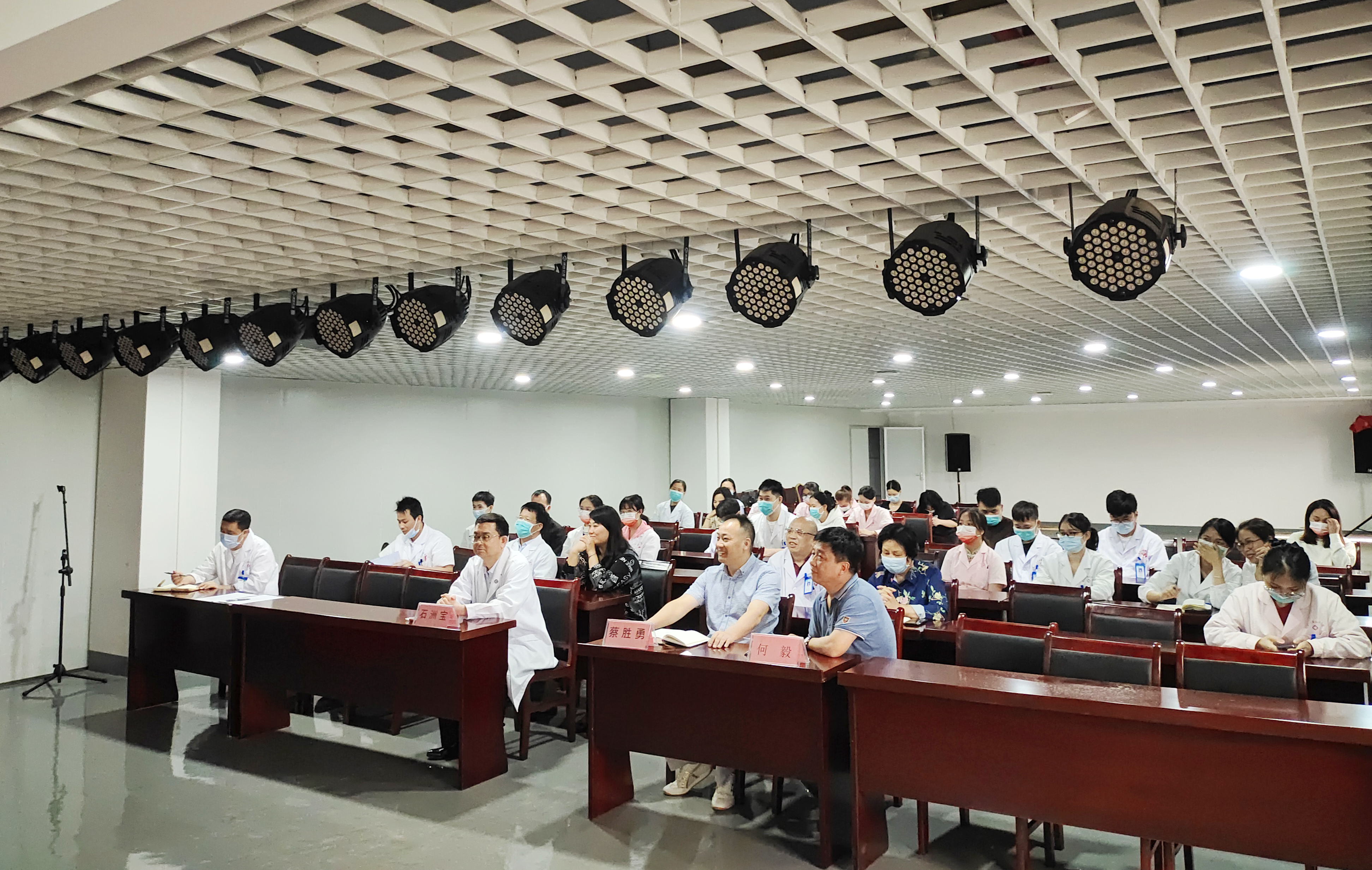 “铭记历史 同心奋进”主题讲述会在西安举行