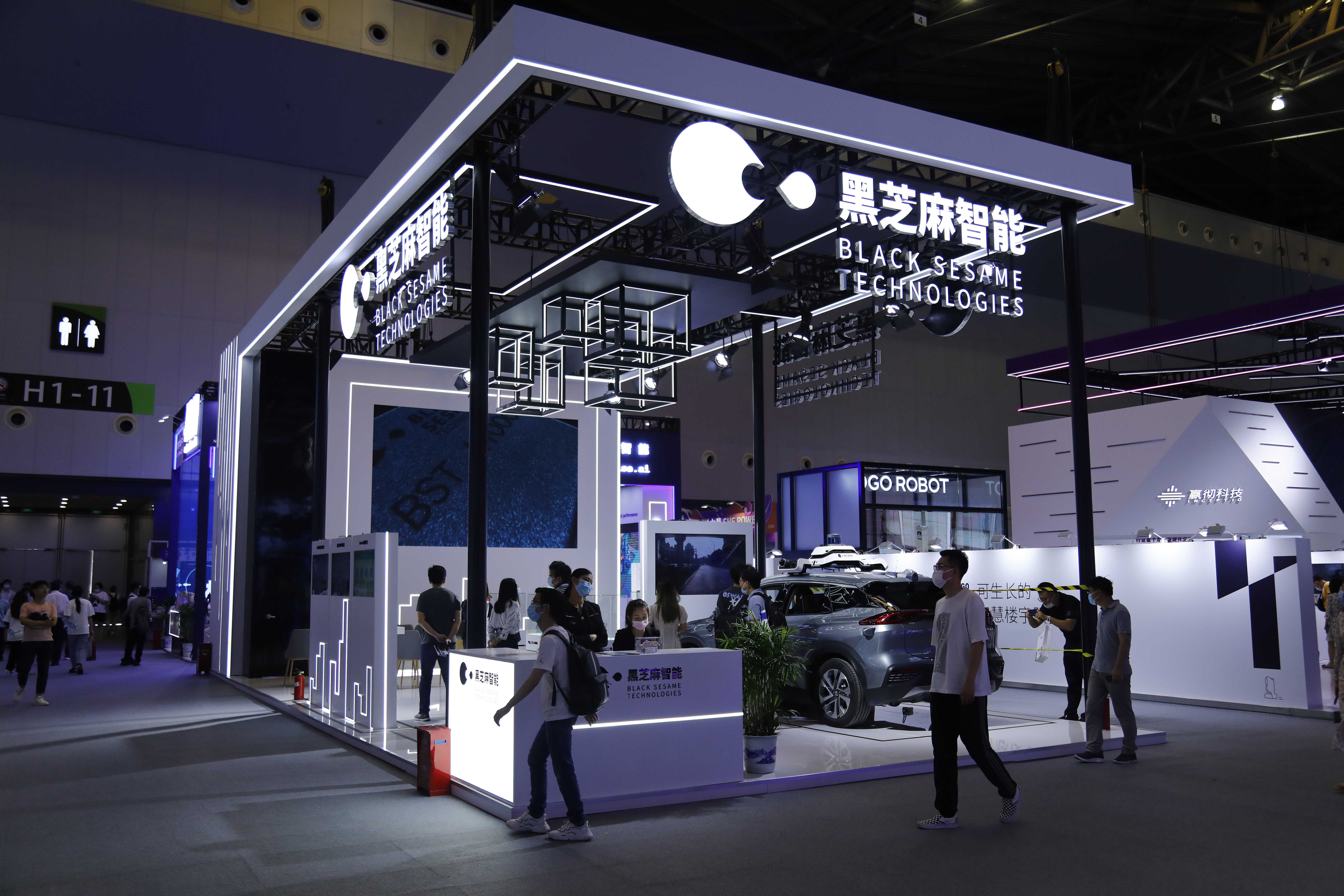 光弘科技高管朱建军减持73.59万股，减持金额2284.23万元