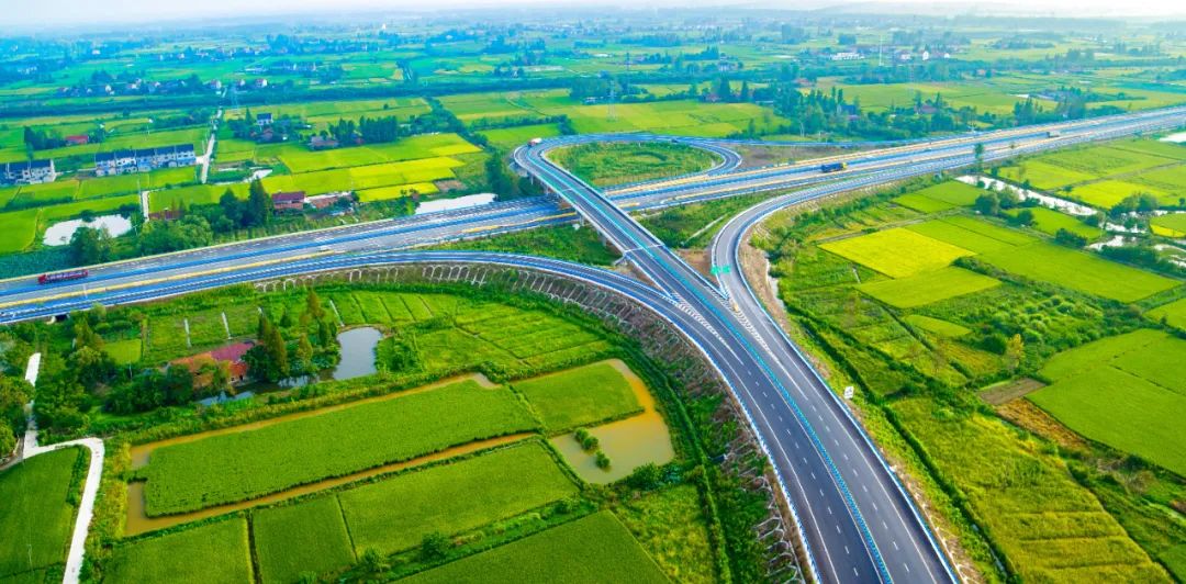 赣粤高速获得发明专利授权:“一种基于SUMO的高速公路改扩建仿真场景构建及其疏散救援决策方法及系统”