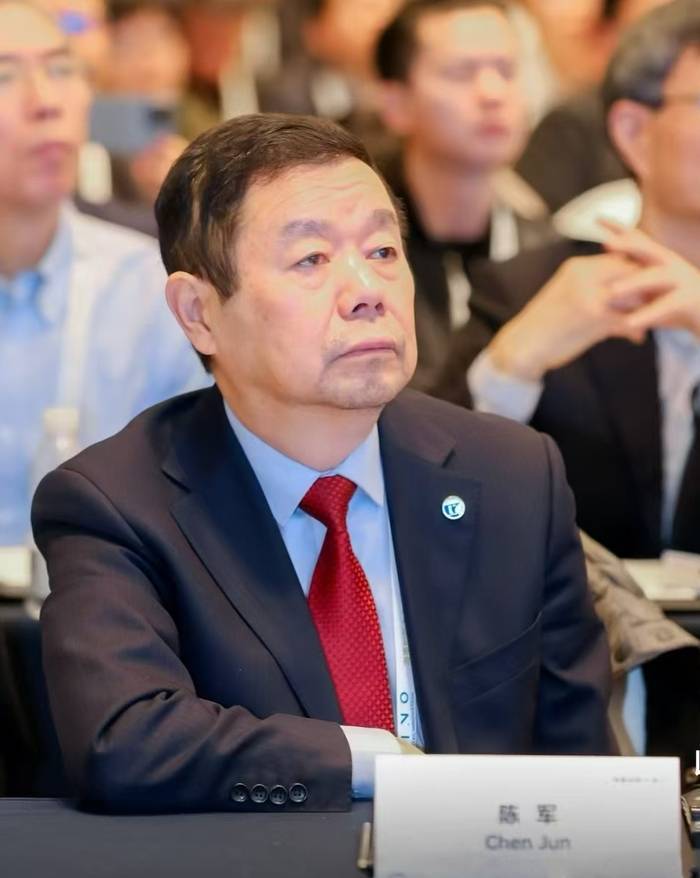 陈军辞任绿地控股执行总裁，去年税前年薪约288万元