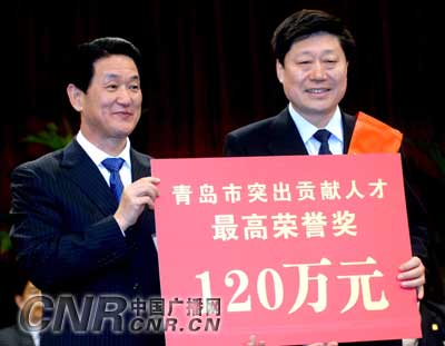 万隆光电：公司未参与青岛苗米科技有限公司的经营管理