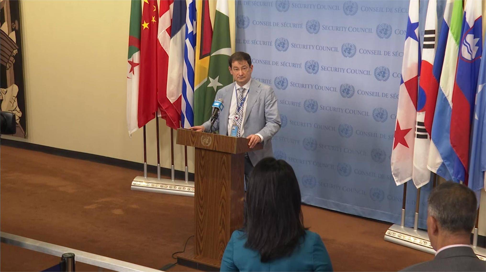 俄美外长在纽约会晤，重申寻求和平解决乌克兰危机