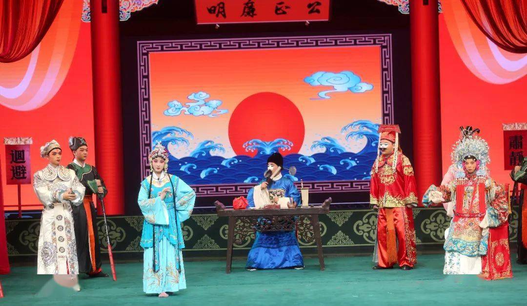 （走进中国乡村）高甲原乡好戏多 闽南乡村换新颜