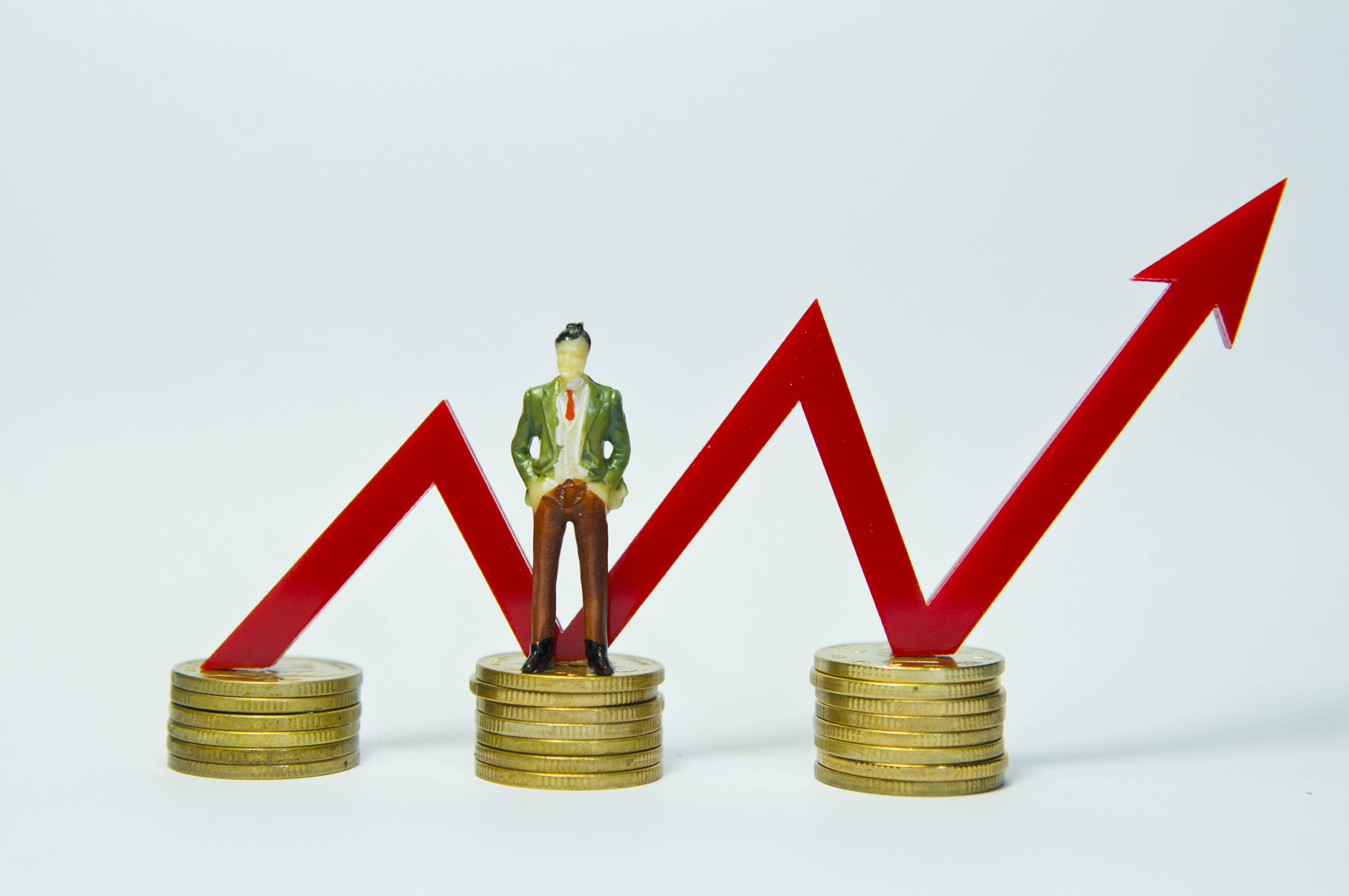 爱乐达高管李顺减持300股，减持金额7656元