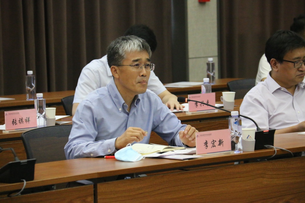 航发控制：副董事长邓志伟离任