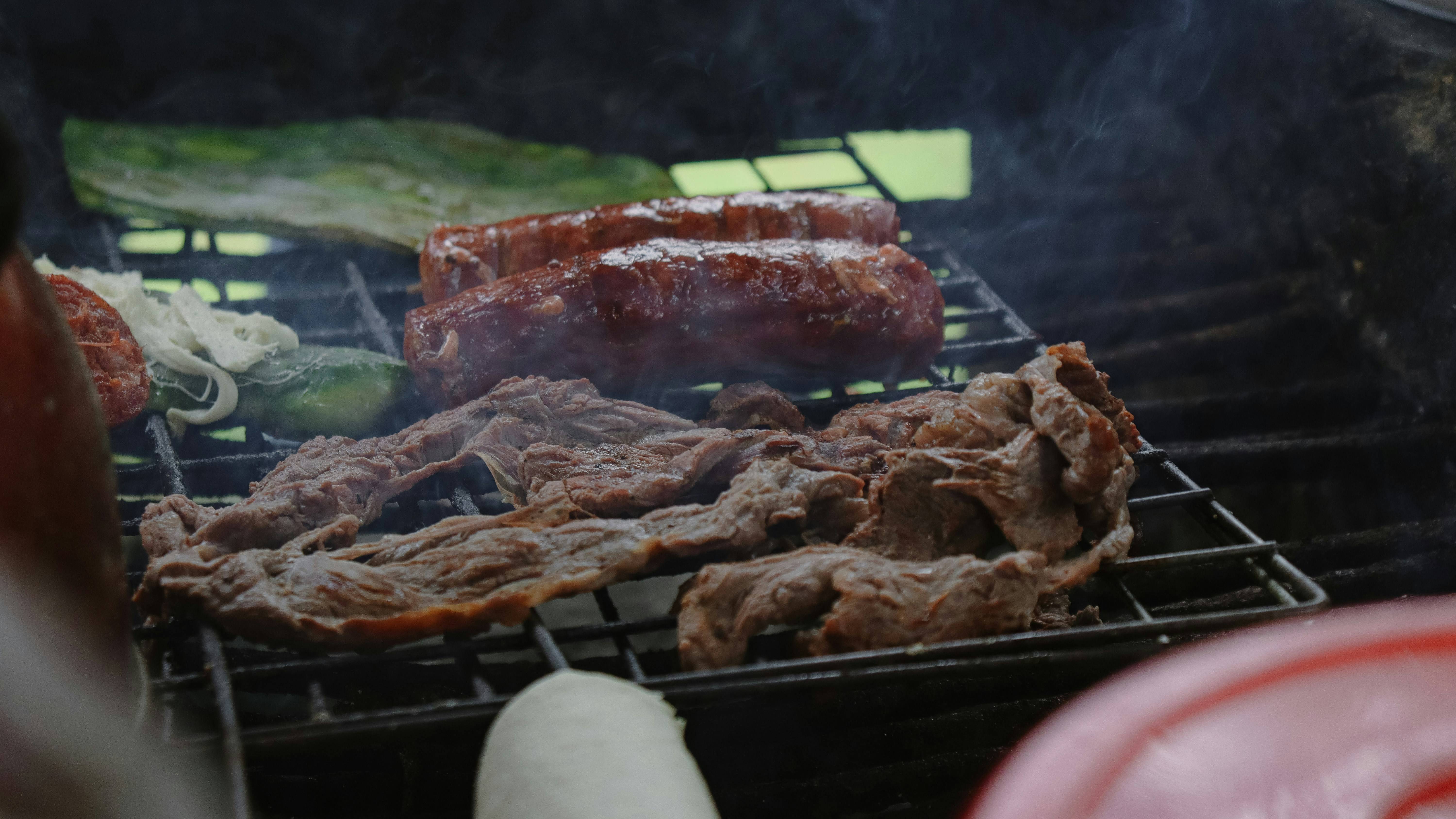 吵上热搜、上百条差评!山姆紧急下架好丽友派等多款零食!盼盼、洽洽被曝改用英文名上架山姆,包装高级、品牌更名就等于品质升级?
