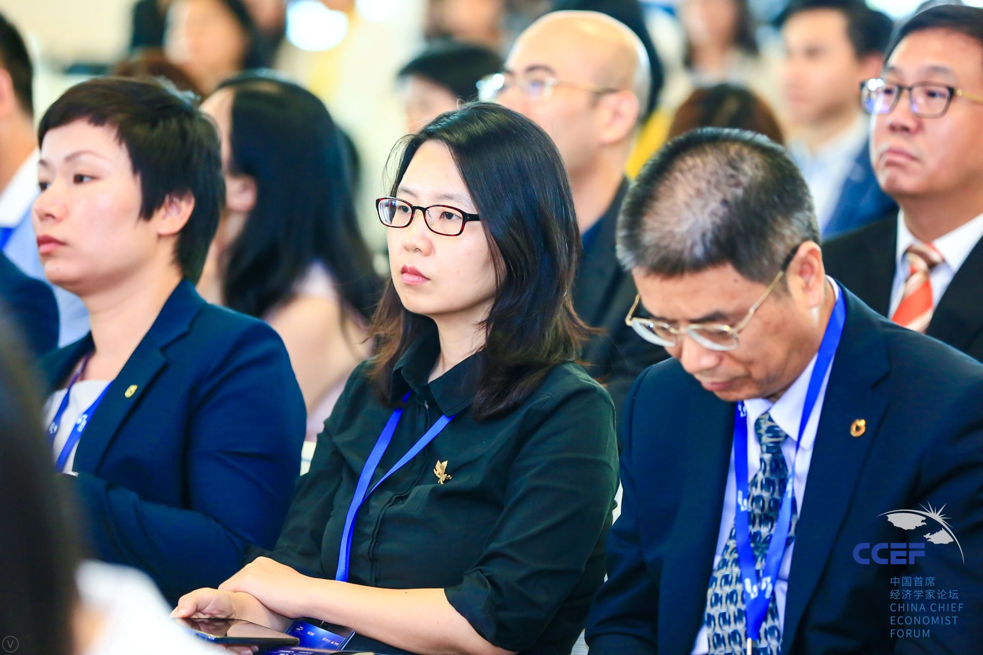 香港交易所首席中国经济学家巴曙松:AI受益人群更多集中在特定行业和科技精英