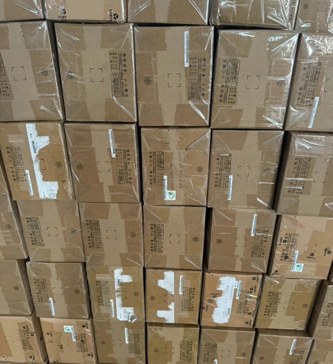 华工科技：海外设备商与渠道商已有批量400G/800G光模块出货