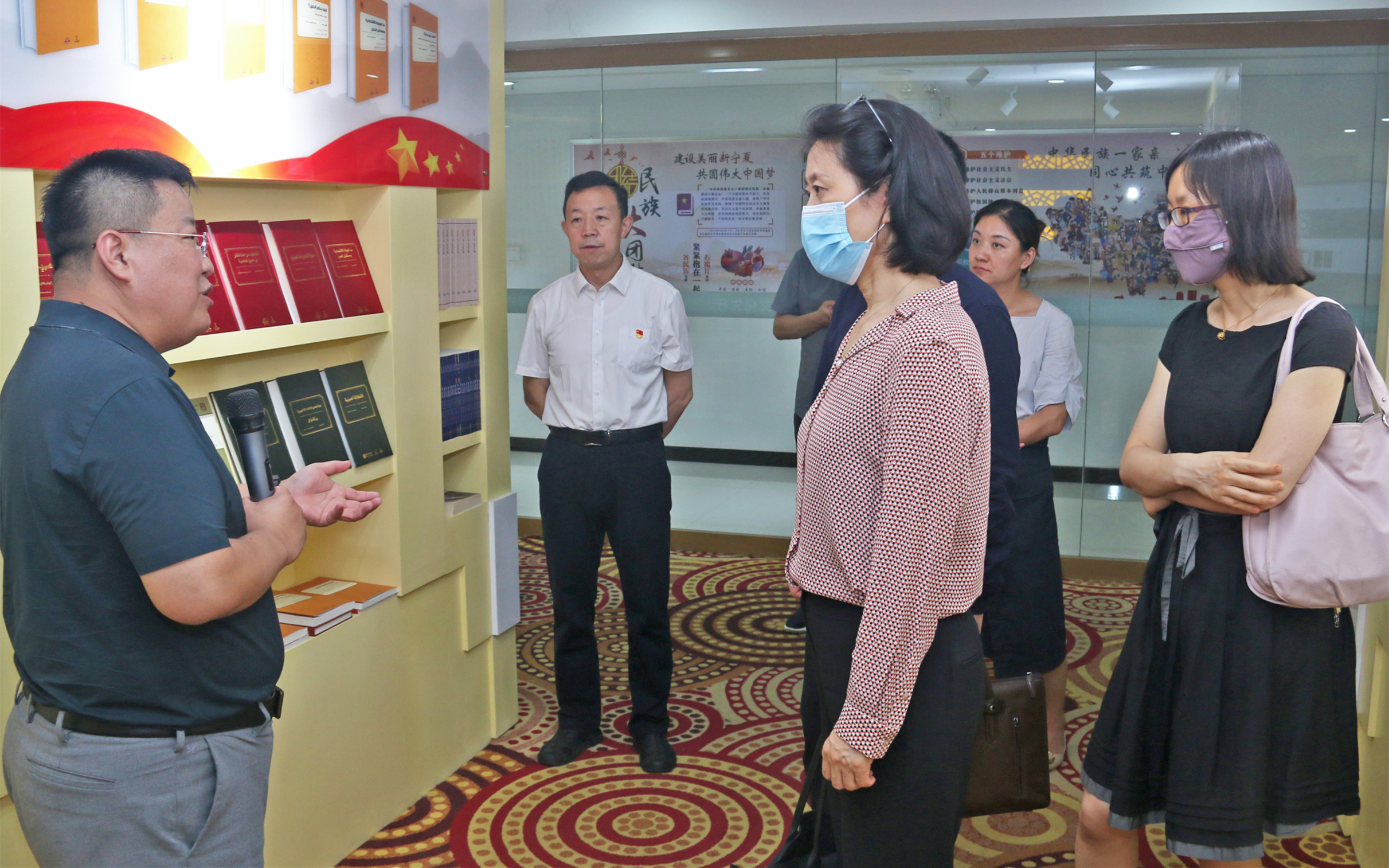 中国贸促会副会长刘健男会见加拿大驻华使馆商务公使凯伦一行