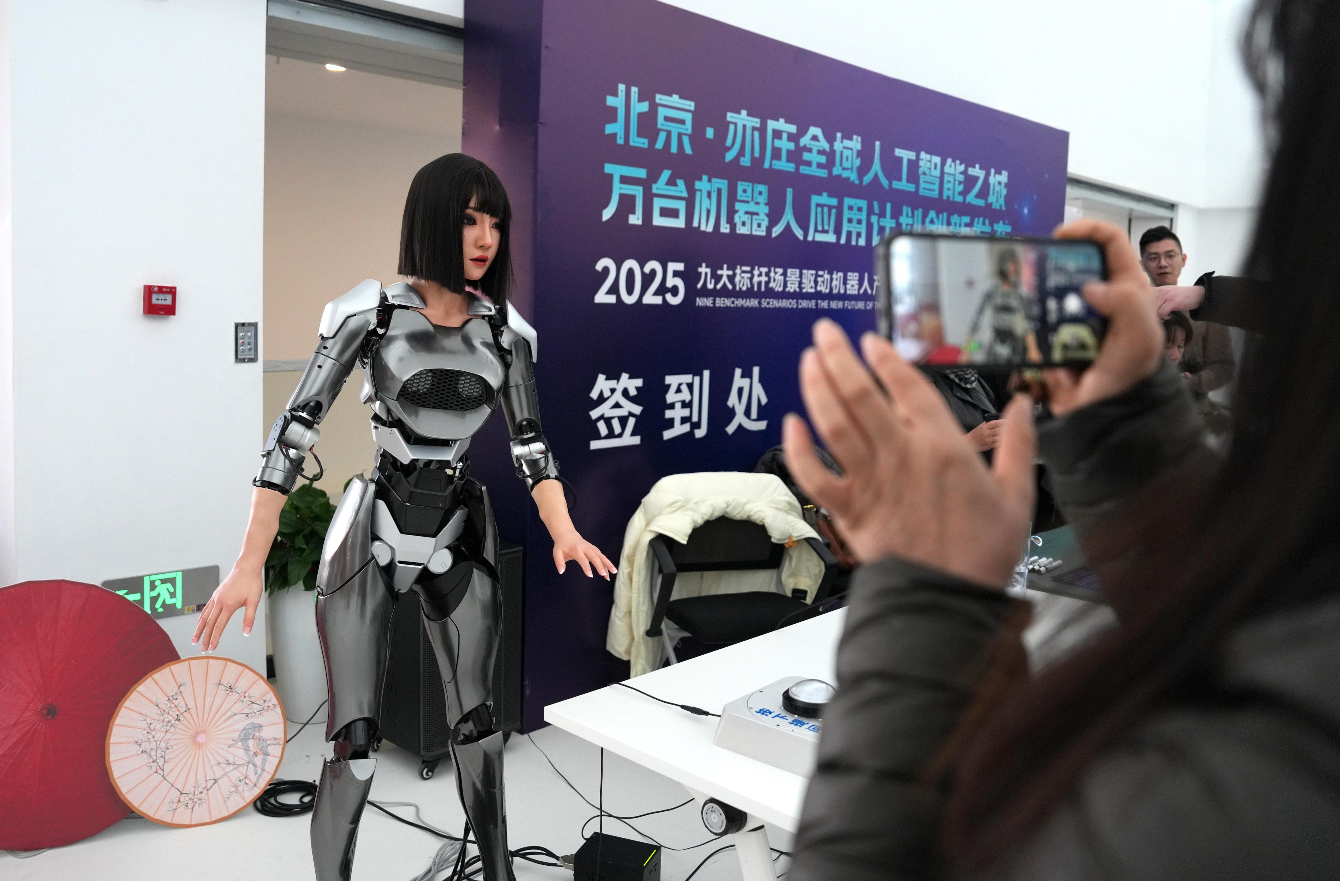 新职业故事丨机器人应用开发工程师：人形机器人的人类“老师”