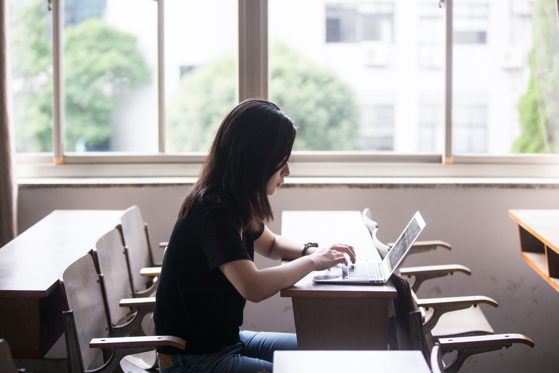 记者手记丨AI防AI：守卫金融安全的新前线