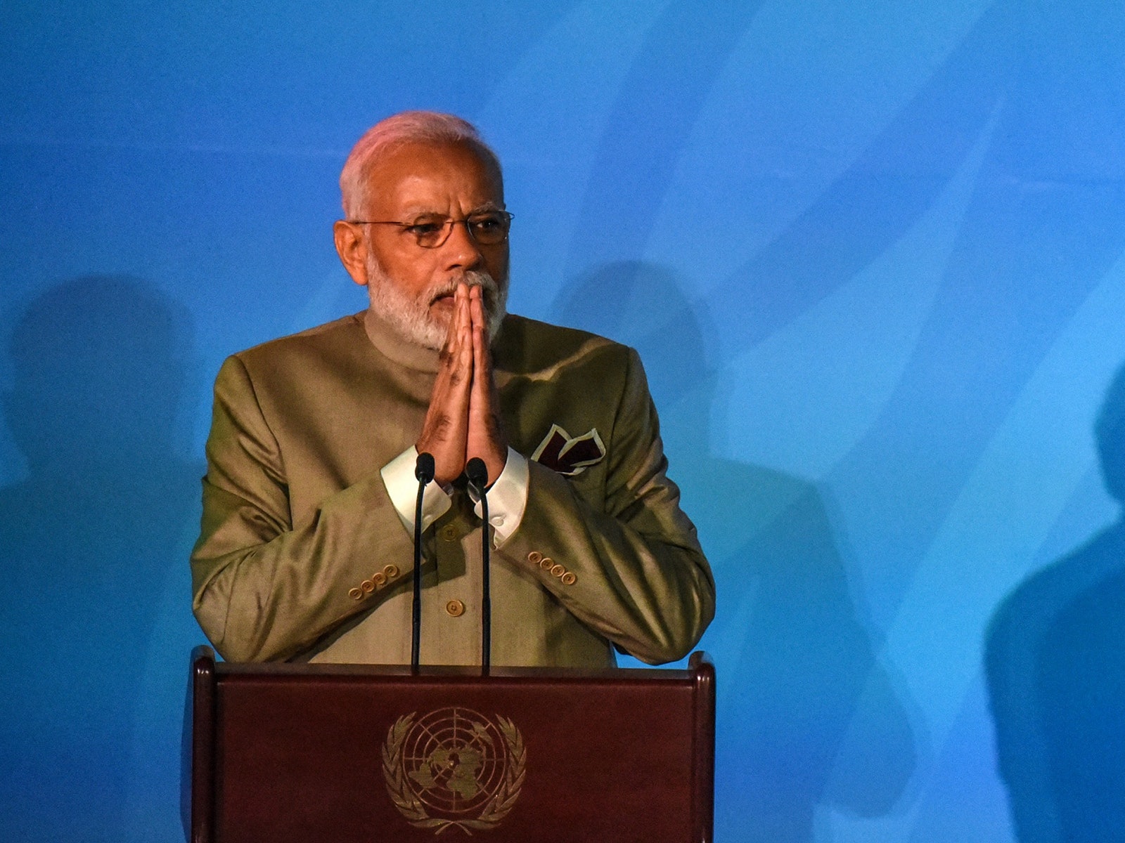 新世界发展启动美元债要约交换，预计削债超10亿美元