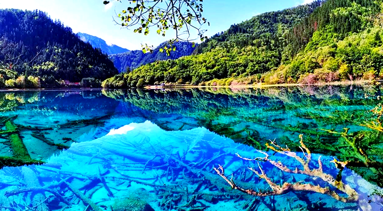 九寨沟景区年度游客突破700万人次