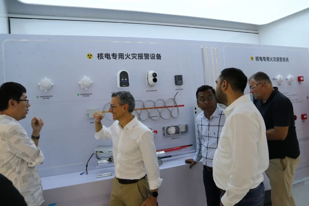 航亚科技：拟投资不超7000万美元设立海外子公司及孙公司