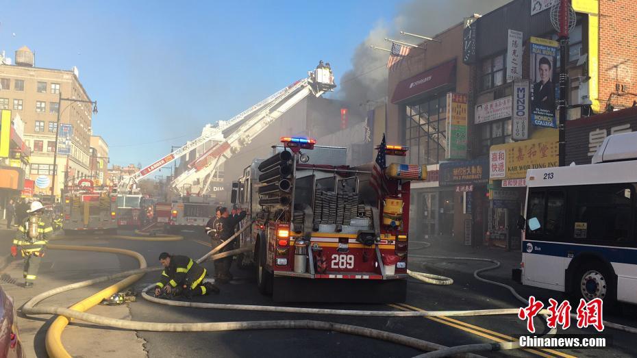 日本一家钢厂发生爆炸并引发大火 大量消防车赶赴现场
