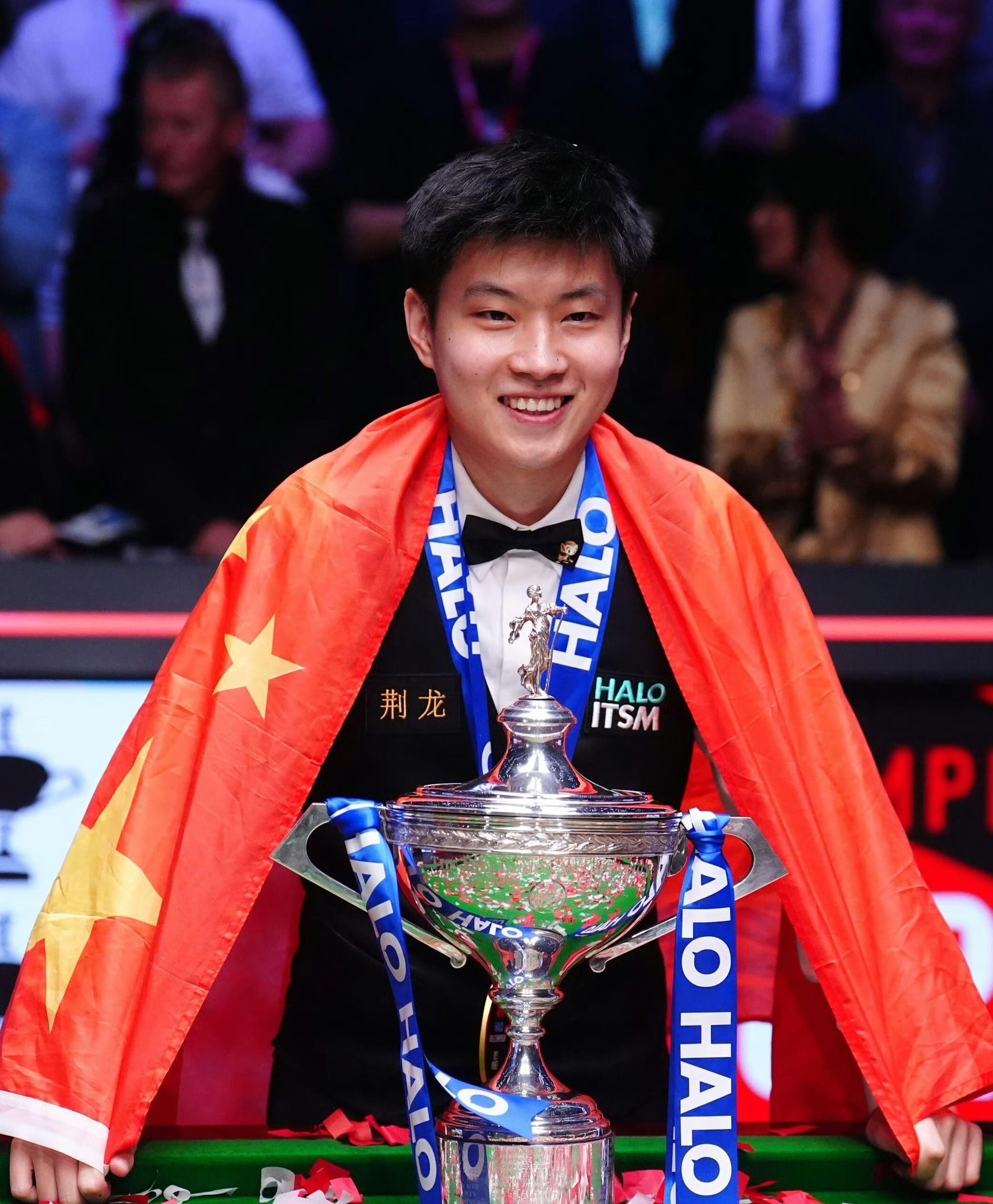 2025上海电竞大师赛开赛 中外顶级选手上演“巅峰对决”