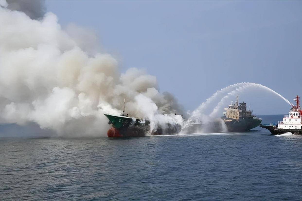 希腊南部海域一移民船失控致18人死亡