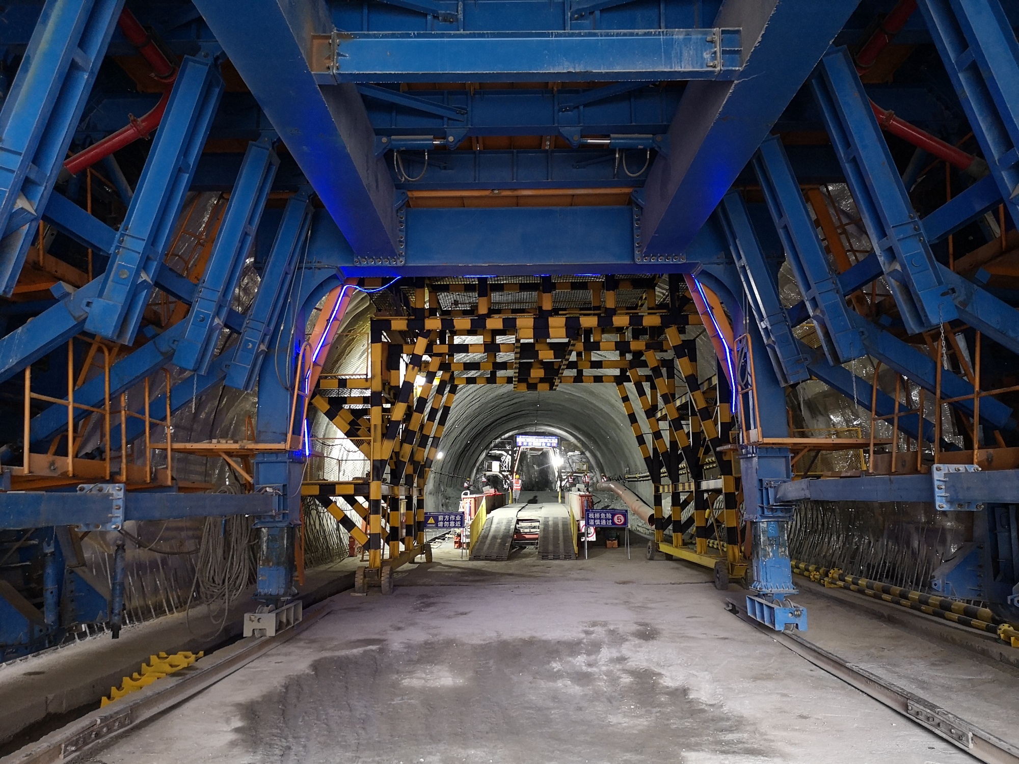 隧道股份：子公司联合中标高速公路项目特许经营项目