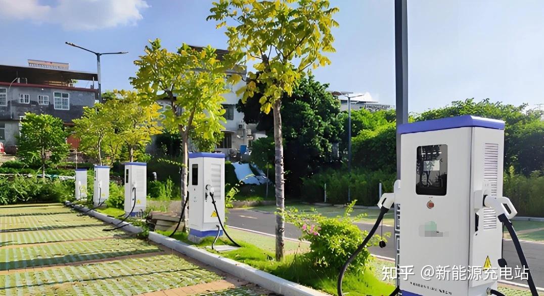 人保财险 ,拥有“如意行”驾乘险,出行更顺畅!_充电网络新基建 超快充技术与能源互联网的协同生态构建战略