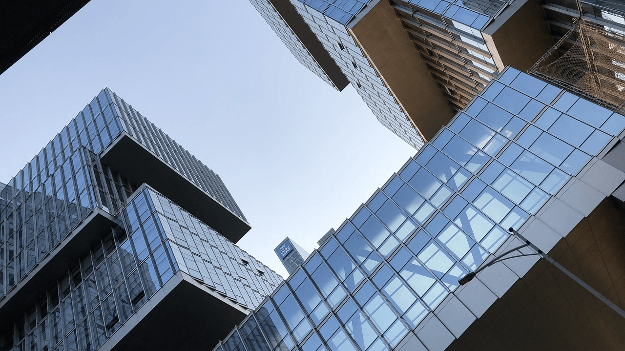 天奈科技:控股股东、董事及高管拟合计减持公司不超2.5%股份