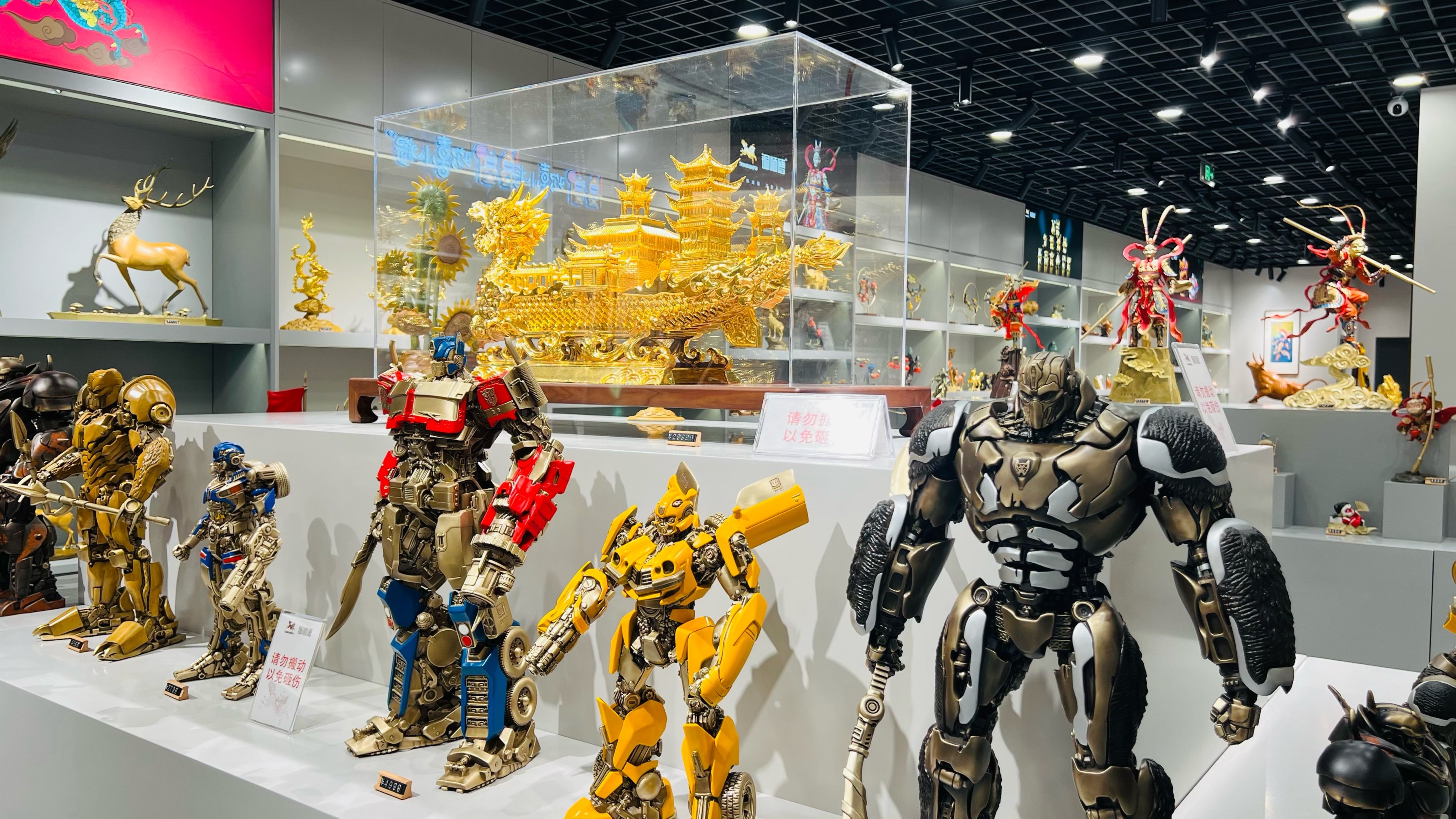 超300家潮玩品牌齐聚北京QDF展 52TOYS携五大自有IP亮相