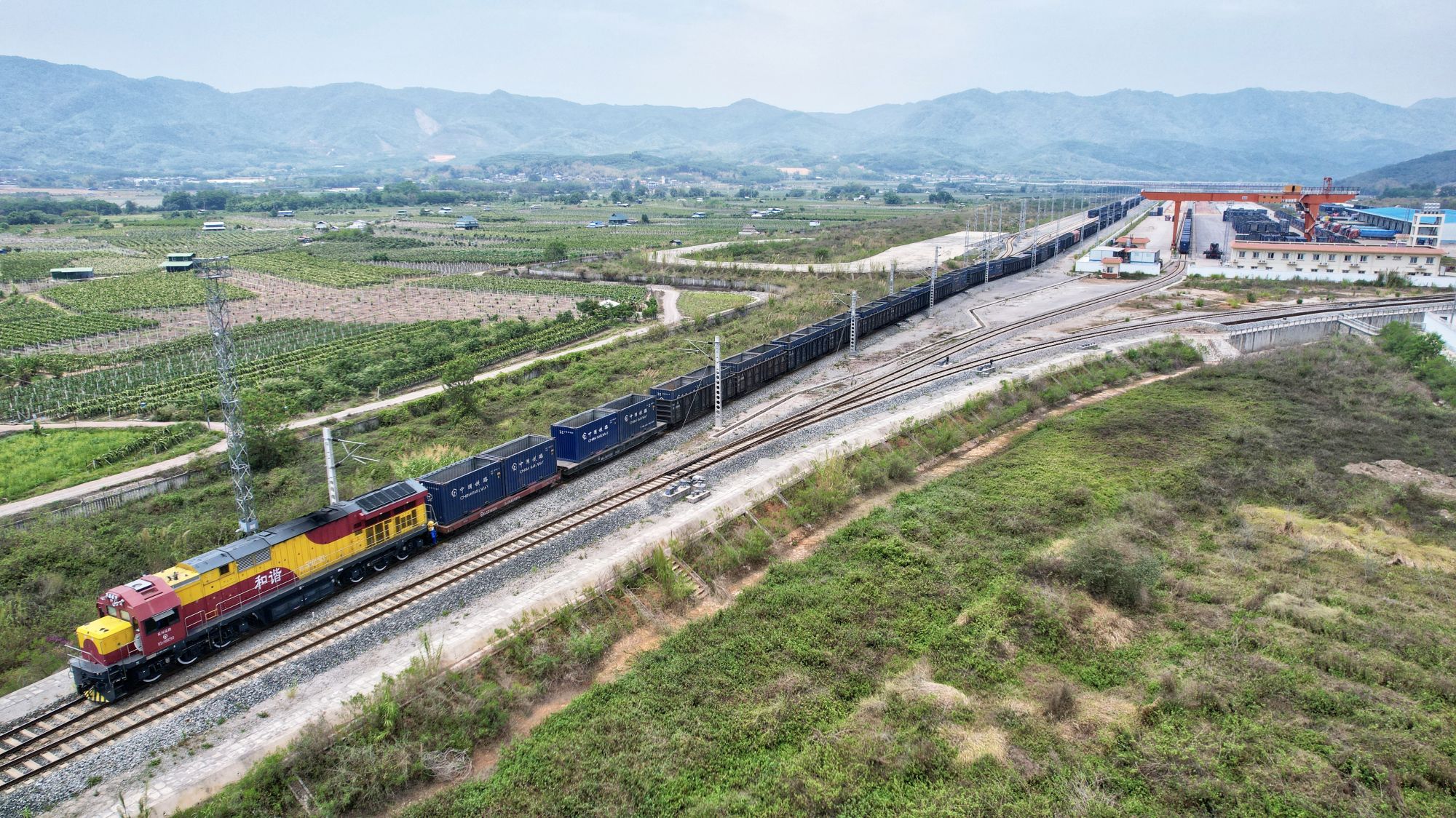 1至11月国家铁路发送货物37.27亿吨 同比增长2.7%