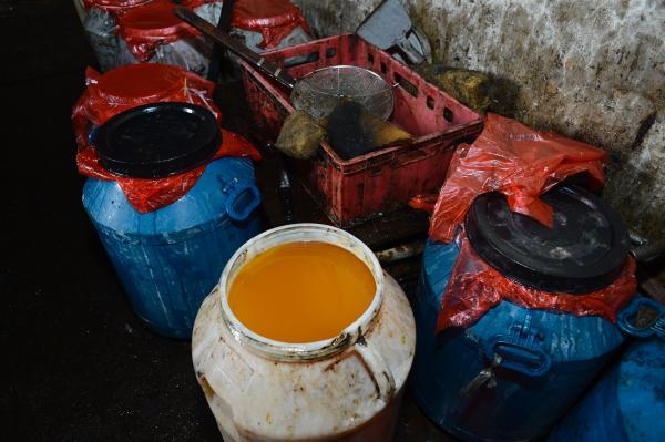 四川：坚决依法取缔非法炼油、调和成品油和生产非标油的“黑窝点”