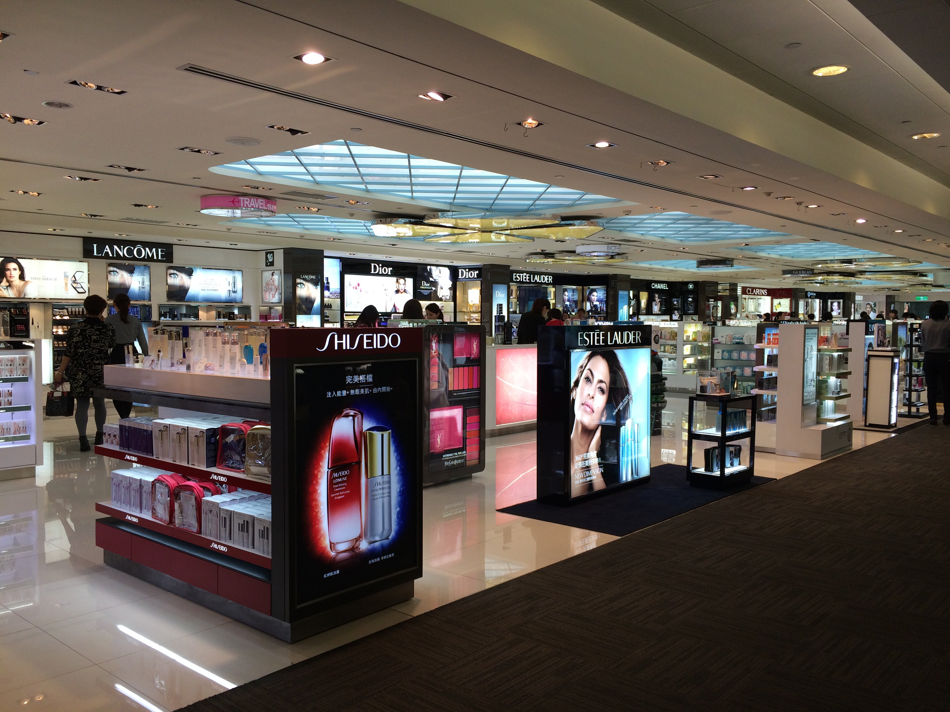 众信旅游：子公司经营范围含免税商店商品销售