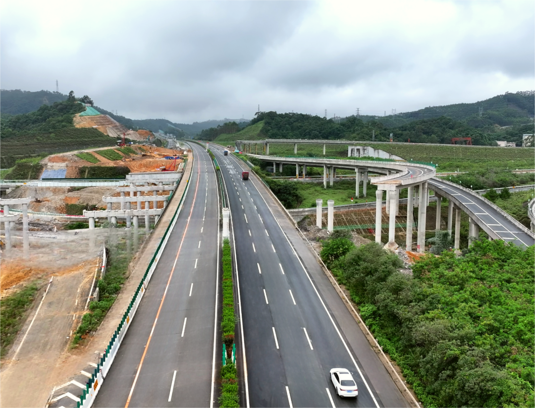 广韶高速北上的首个服务区完成升级改造 大幅扩容充电车位