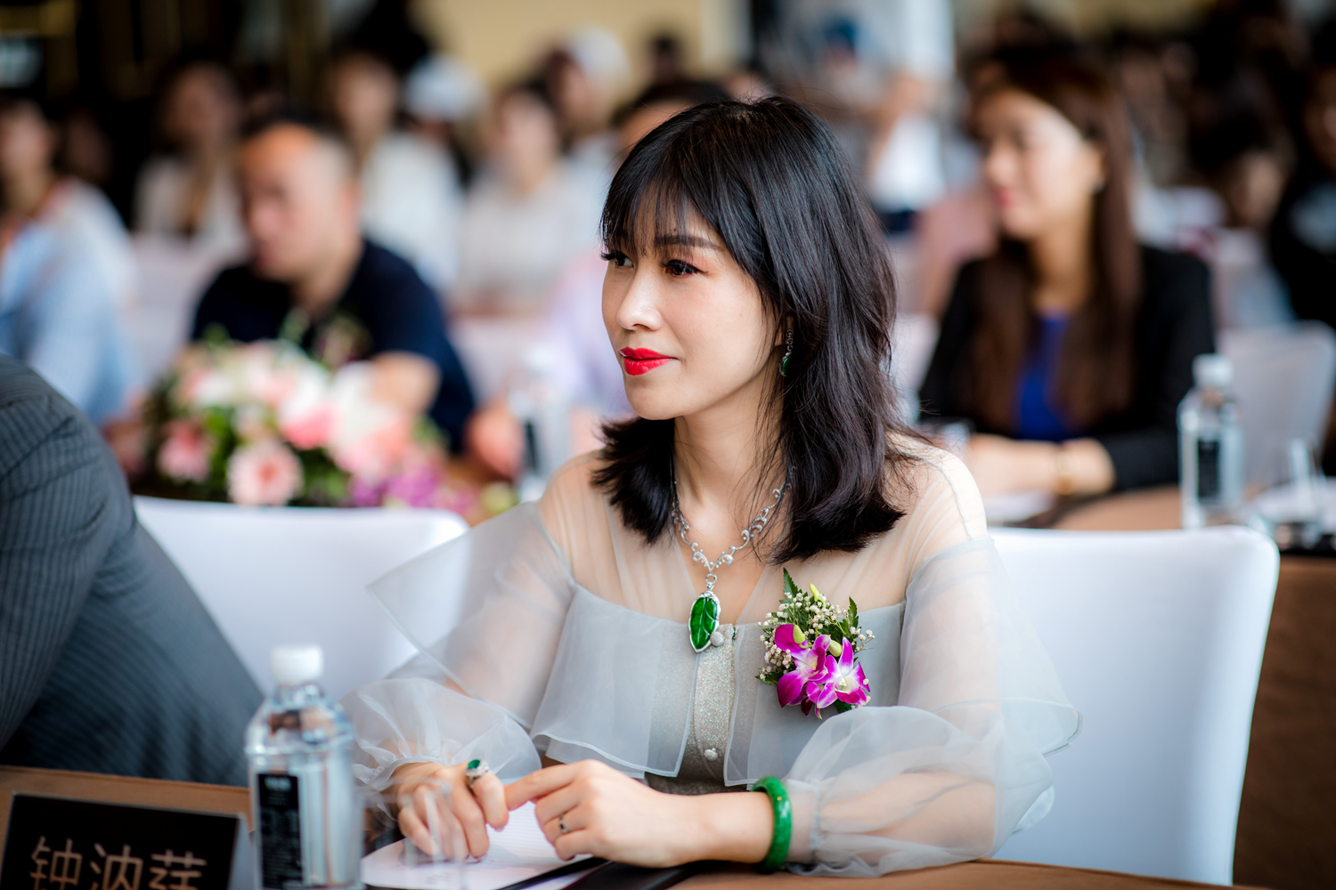 澄天伟业董事冯学裕个人名下持股减少10万股，涉及金额404.1万元