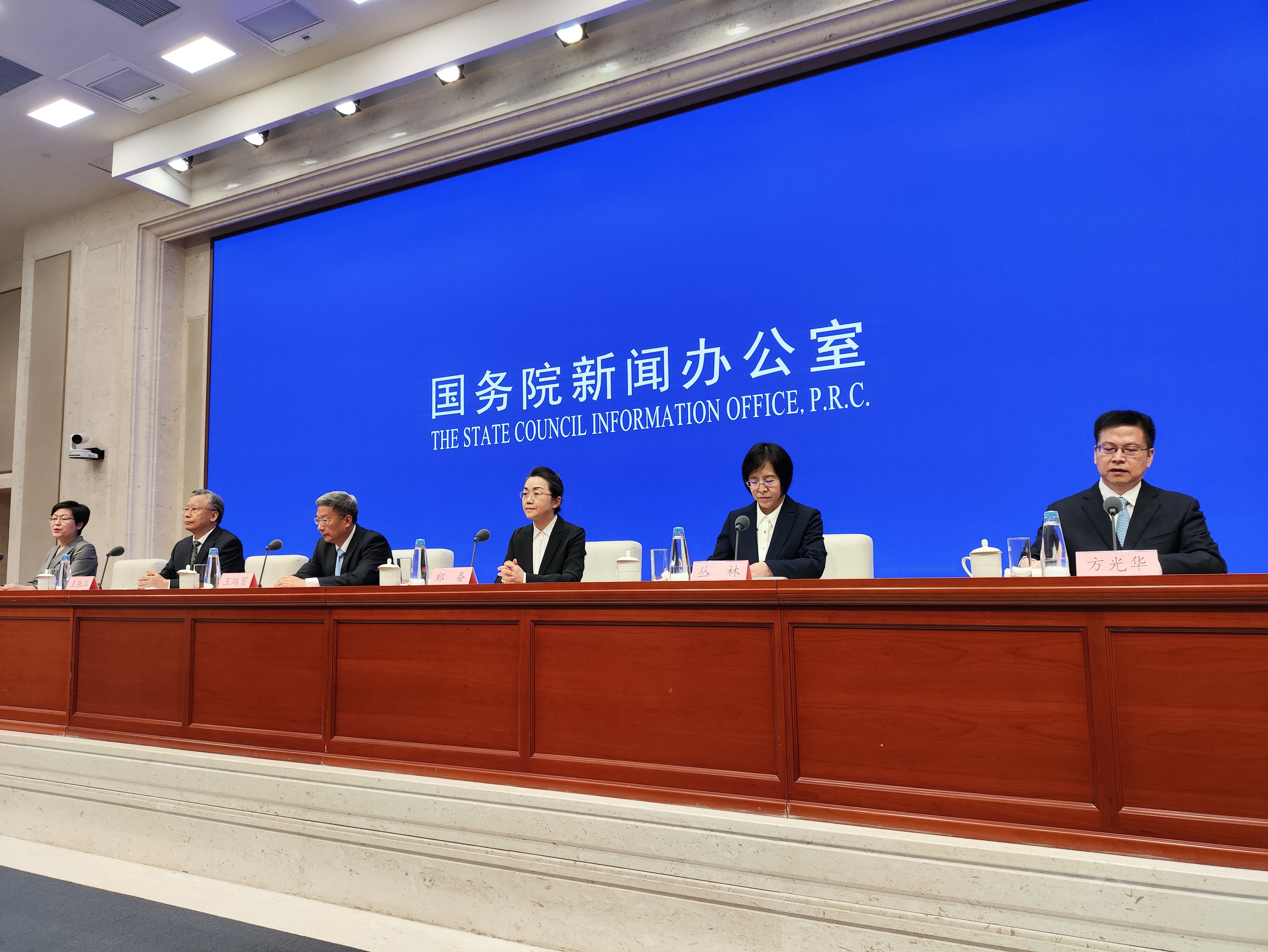 发改委：将推动出台妨碍建设全国统一大市场的事项清单