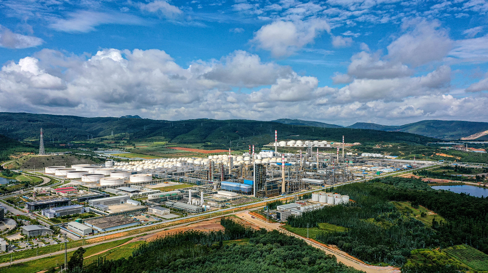 华软科技：天安化工建成完整生产线