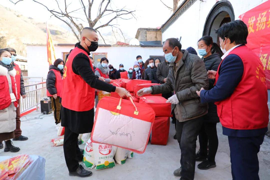 不少老人宁愿挨冻也不敢开暖气，让人痛心！河北农村取暖问题，不能再耽搁了