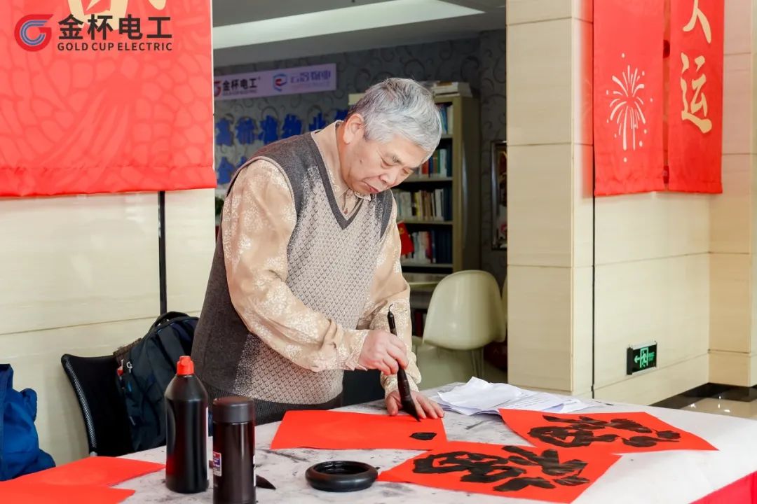 金杯电工：未涉及石英纤维电子纱/布生产或研发